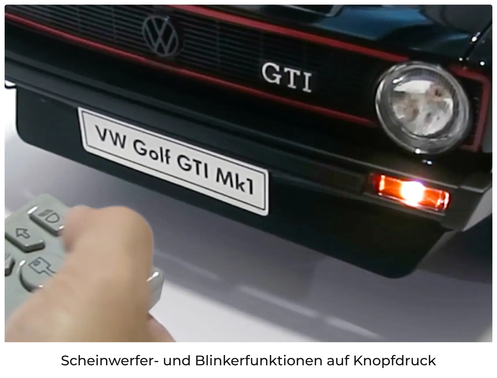 AUTHENTISCHES LENKRAD im typischen Dreispeichendesign