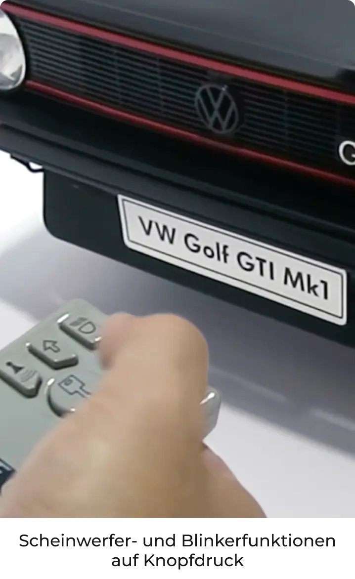 AUTHENTISCHES LENKRAD im typischen Dreispeichendesign