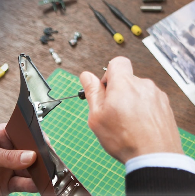 MODEL MAKER